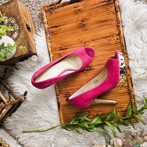 Enzo Angiolino Pink & Gold Leather Statement Pumps - Picture 5 of 15